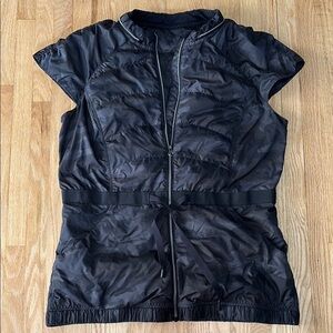 Lululemon Spring Fling Lightweight Puffy Vest Lotus Camo Black Zip Up Size 8